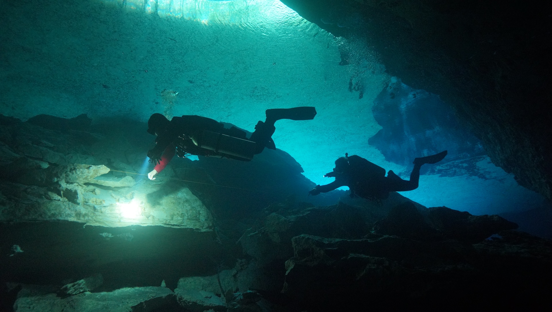 Buceo en las aguas cristalinas de Chikin Ha