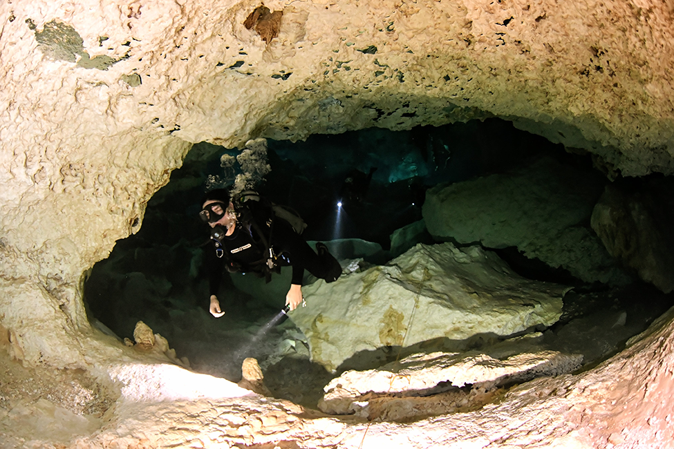 Diving at cenote Dos Ojos